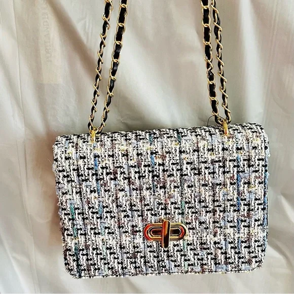 Chic Tweed Shoulder Bag with Gold Chain - Picture 4 of 12